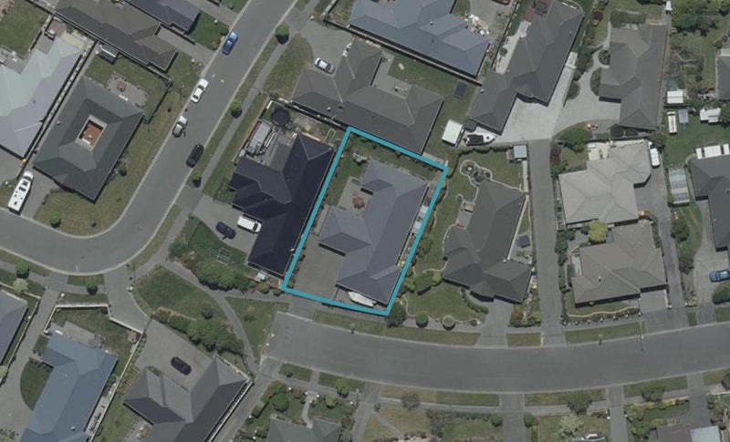 12 Amdale Avenue, Broomfield, Christchurch - Carousel 1