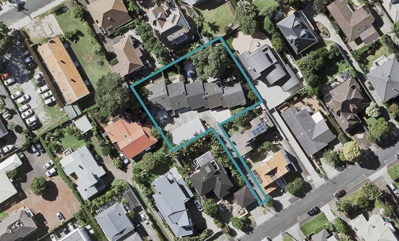 4/0 Sanders Avenue, Takapuna, Auckland - Carousel 1