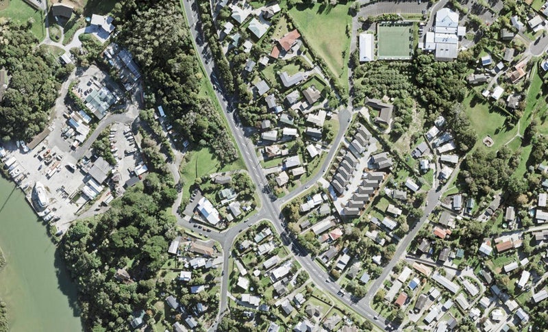 336 Whangaparaoa Road, Stanmore Bay, Whangaparaoa - Carousel 1
