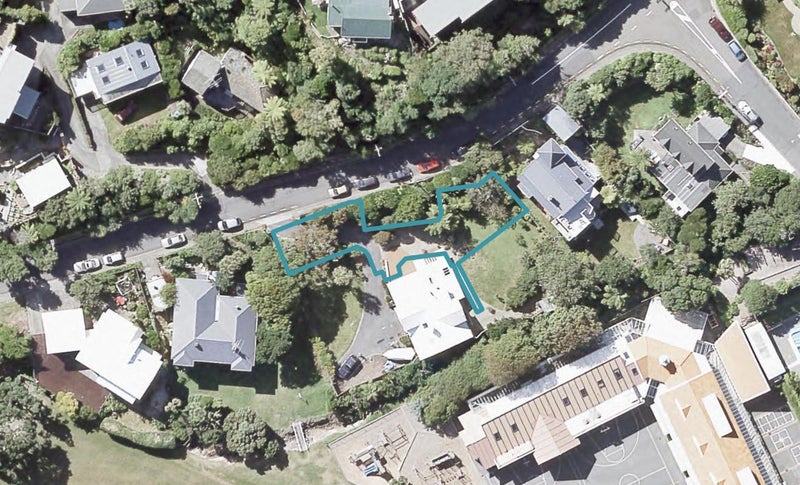 8A Ferry Road, Days Bay, Lower Hutt - Carousel 1