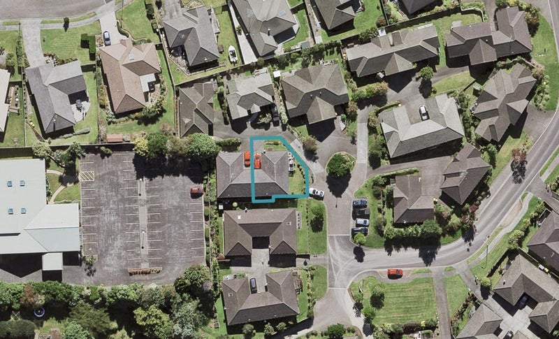 35 Regents Park Place, Westgate, Auckland - Carousel 1