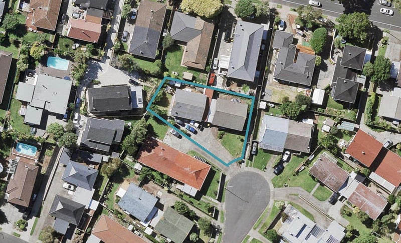 2/8 Tina Place, Sunnyhills, Auckland - Carousel 1