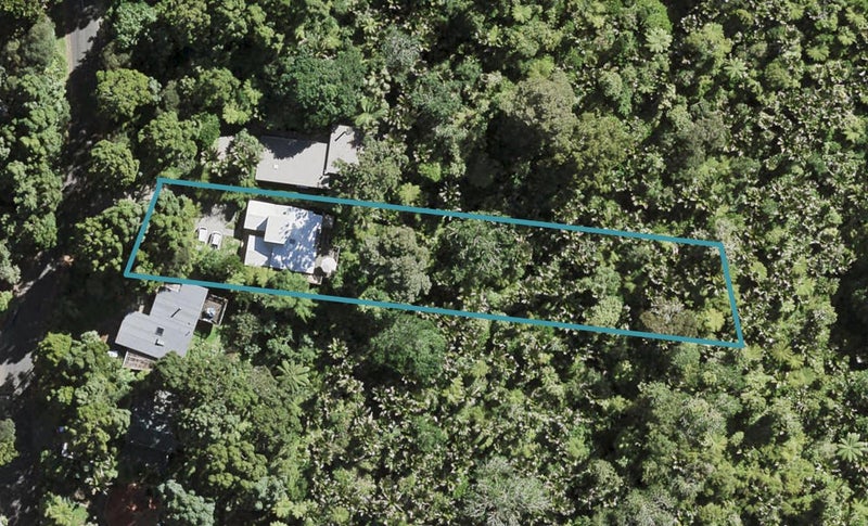 6 Tainui Road, Titirangi, Auckland - Carousel 1