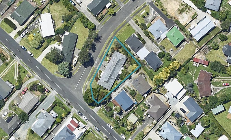 2 Arden Street, Gate Pa, Tauranga - Carousel 1