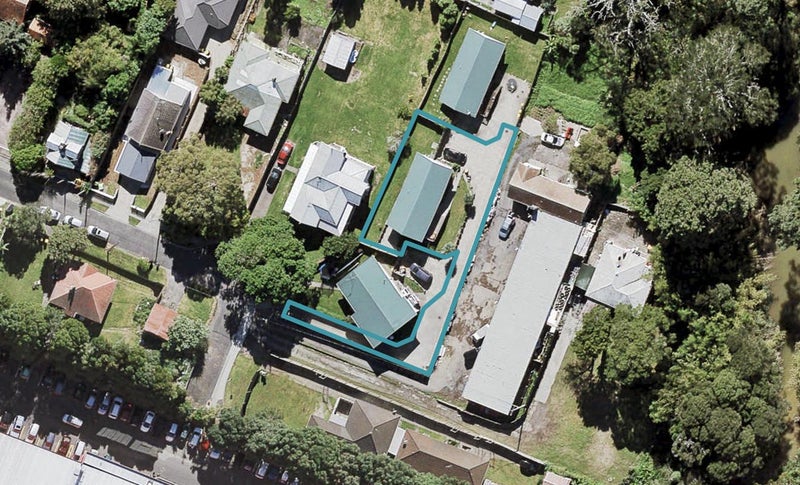 10A Kaponga Crescent, New Lynn, Auckland - Carousel 1