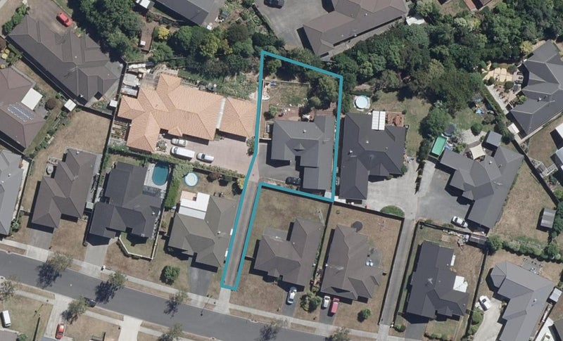 11 Holford Place, Huntington, Hamilton - Carousel 1