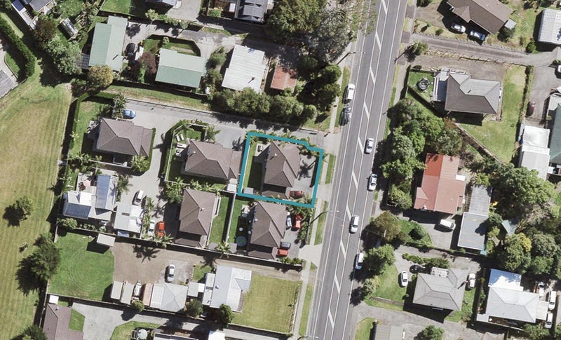 17A Forest Hill Road, Henderson, Auckland - Carousel 1