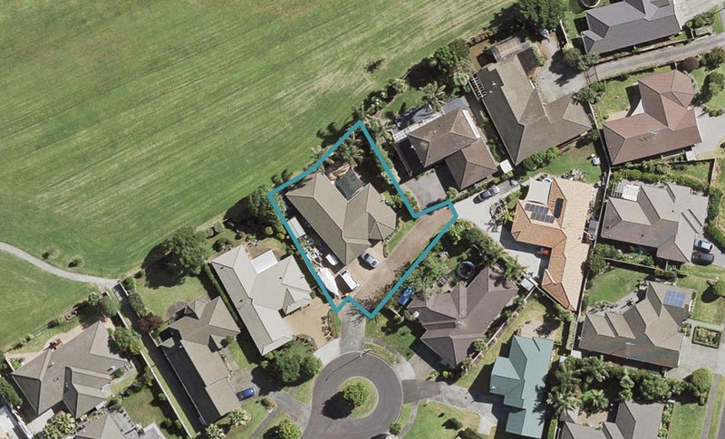 17 Castlehill Court, Wattle Downs, Auckland - Carousel 1