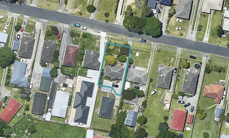 11 Baycroft Avenue, Parkvale, Tauranga - Carousel 1