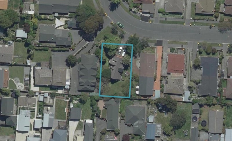 27 Chipping Lane, Redwood, Christchurch - Carousel 1