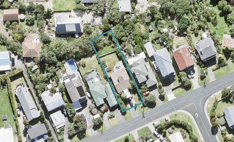 1422 Whangaparaoa Road, Army Bay, Whangaparaoa - Carousel 1