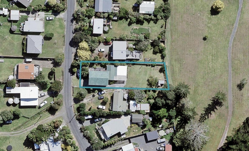 27 James Mcleod Road, Shelly Beach, South Head - Carousel 1