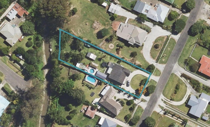 10 Pine Street, Mangapapa, Gisborne - Carousel 1