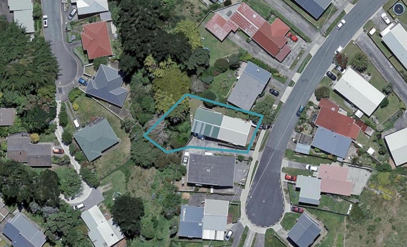 50B Edgecombe Street, Newlands, Wellington - Carousel 1