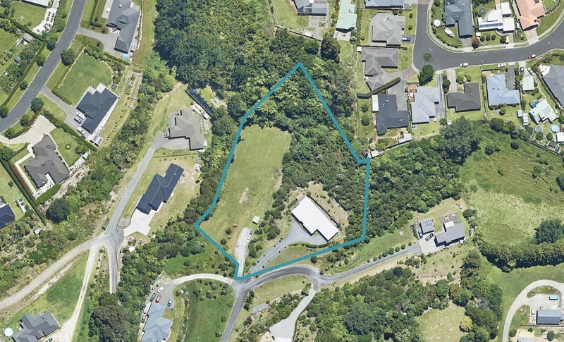 45 Stonebridge Way, Pyes Pa, Tauranga - Carousel 1