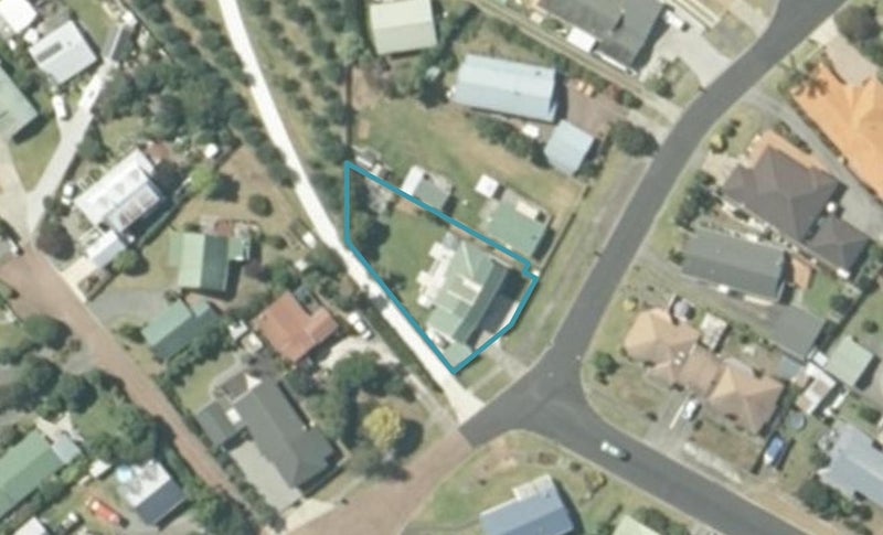 139 Everitt Crescent, Whangamata - Carousel 1