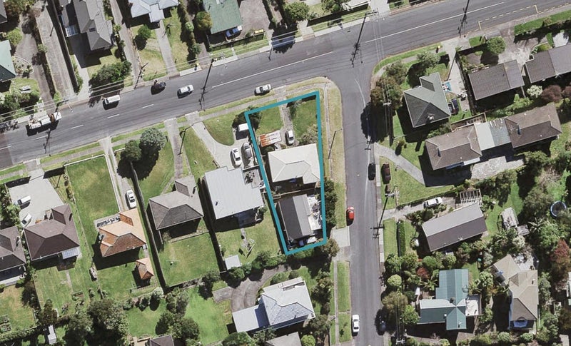 43 Pupuke Road, Birkenhead, Auckland - Carousel 1