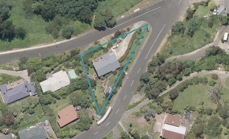 64 Wairere Road, Bastia Hill, Whanganui - Carousel 1