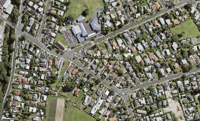 42E View Road, Henderson, Auckland - Carousel 1