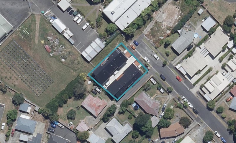 2/11 Gazeley Avenue, Silverdale, Hamilton - Carousel 1