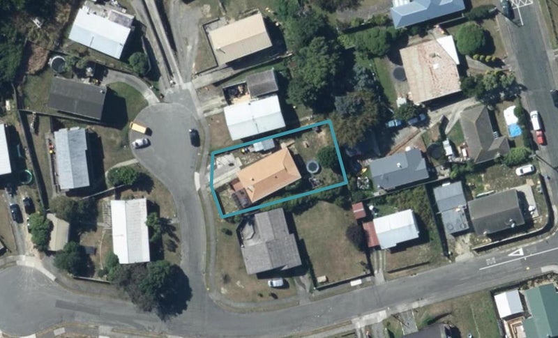 4 Akeake Grove, Takapuwahia, Porirua - Carousel 1
