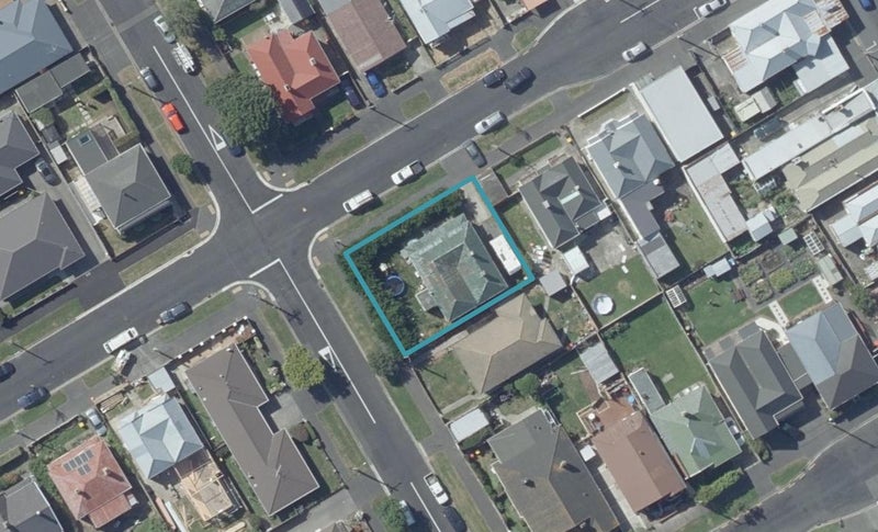 11 Young Street, Saint Kilda, Dunedin - Carousel 1
