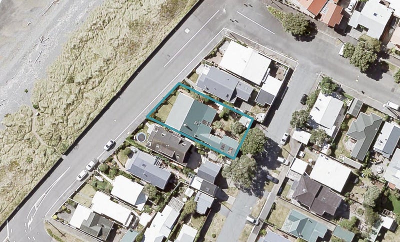 119 Marine Parade, Eastbourne, Lower Hutt - Carousel 1