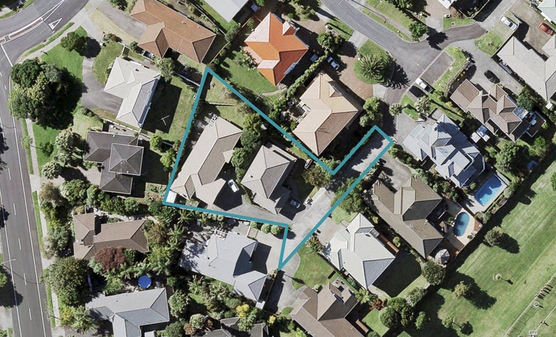 2/7 Covina Place, Somerville, Auckland - Carousel 1