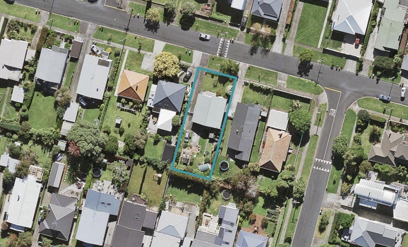 35 Cambourne Road, Sandringham, Auckland - Carousel 1