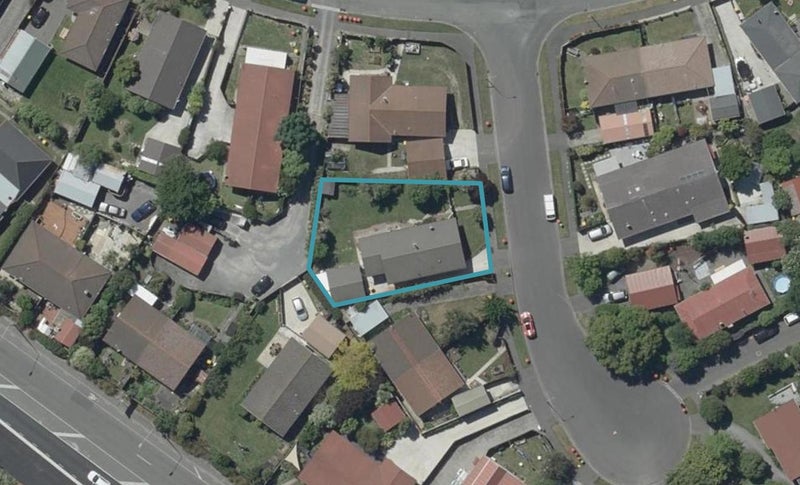 4 Hersham Place, Bromley, Christchurch - Carousel 1