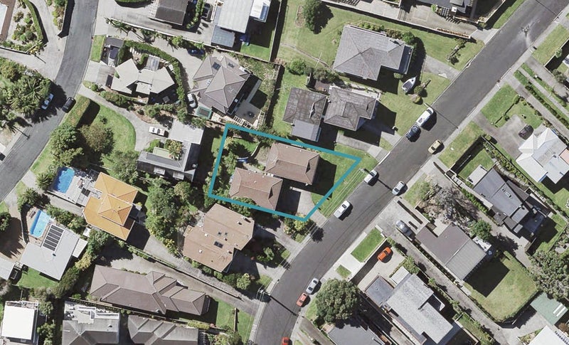 2/50 Seaview Road, Castor Bay, Auckland - Carousel 1
