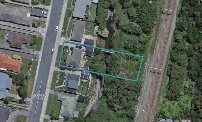 14 Findlay Street, Tawa, Wellington - Carousel 1
