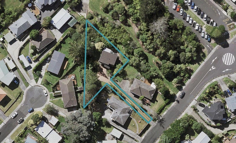 28 Lyford Crescent, Sunnynook, Auckland - Carousel 1
