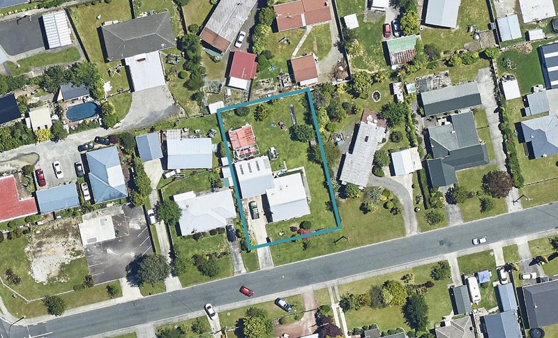 4 Cochrane Street, Fairy Springs, Rotorua - Carousel 1