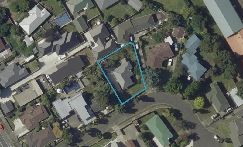 4 Brett Place, Takaro, Palmerston North - Carousel 1