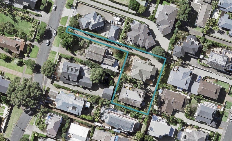 1/33 Saltburn Road, Milford, Auckland - Carousel 1