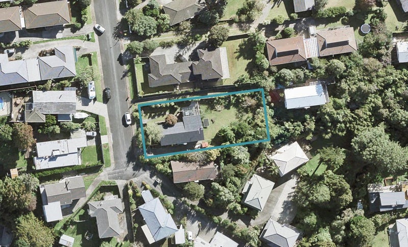 12 Charmaine Road, Torbay, Auckland - Carousel 1