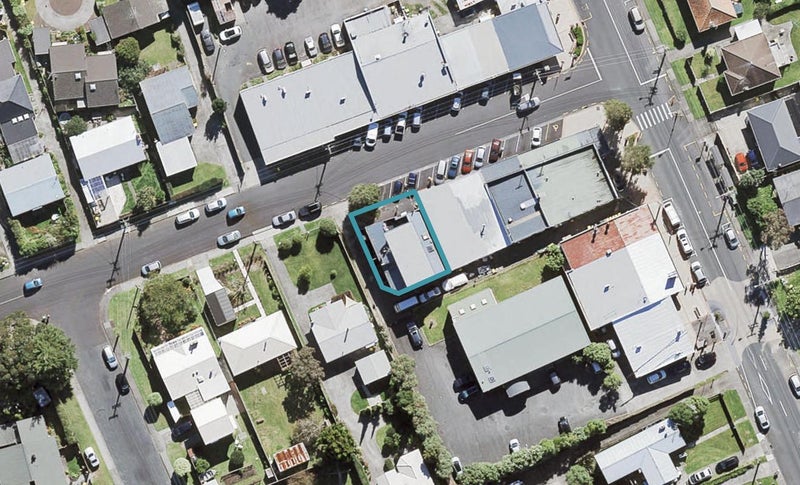 4/18 Sunnyhaven Avenue, Beach Haven, Auckland - Carousel 1