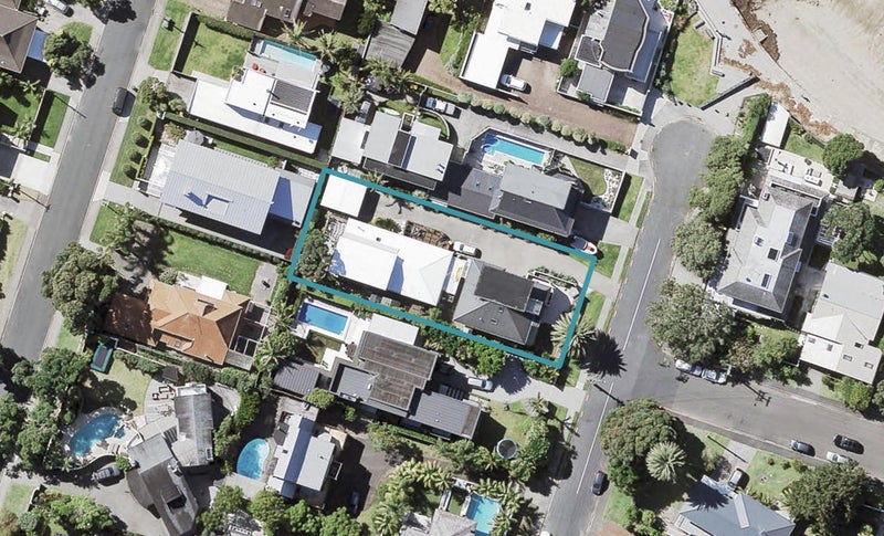 2/22 Tiri Road, Milford, Auckland - Carousel 1