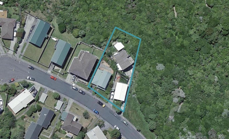 16C Fernhaven Grove, Newlands, Wellington - Carousel 1