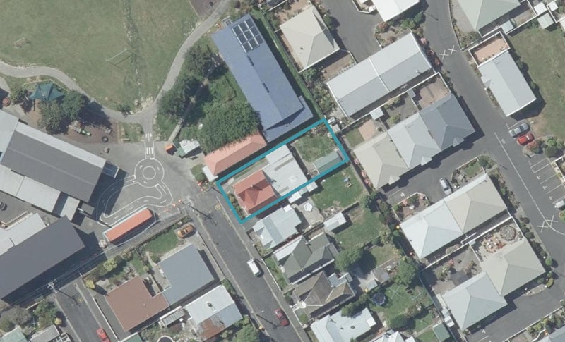 2 Josephine Street, Caversham, Dunedin - Carousel 1