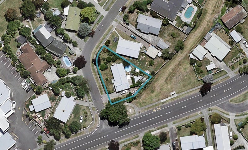 2 Cormack Place, Greenmeadows, Napier - Carousel 1