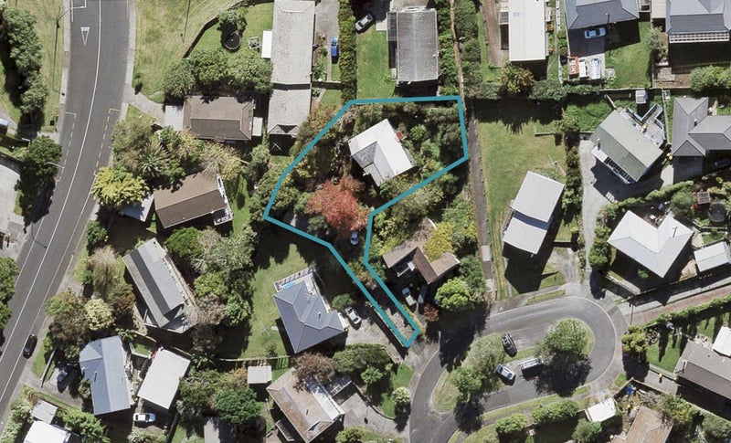 11 Magdalen Place, West Harbour, Auckland - Carousel 1