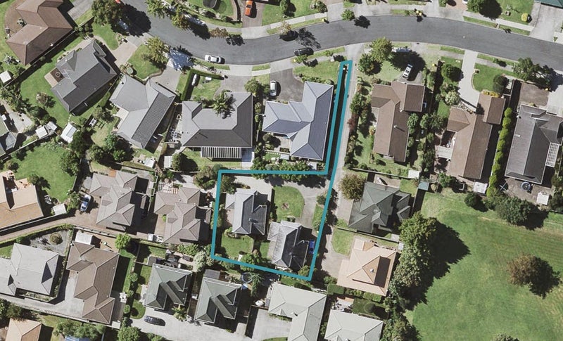 1/26 Headcorn Place, Botany Downs, Auckland - Carousel 1