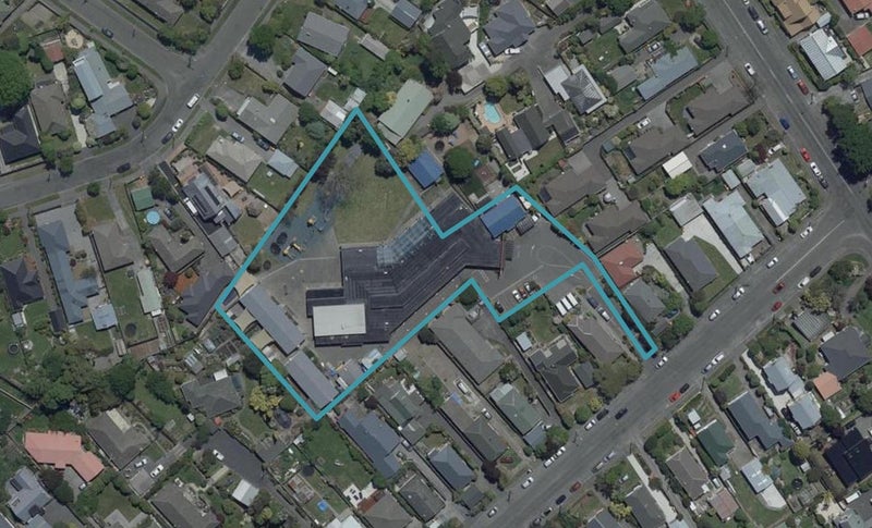 1/14 Aorangi Road, Bryndwr, Christchurch - Carousel 1