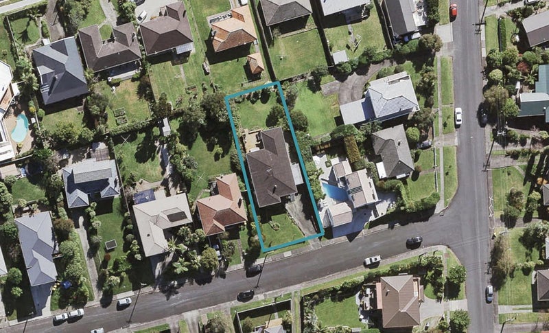 38 City View Terrace, Birkenhead, Auckland - Carousel 1