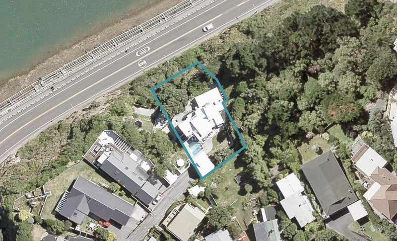 17 Church Lane, Point Howard, Lower Hutt - Carousel 1