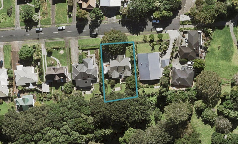 13 Budock Road, Hillsborough, Auckland - Carousel 1