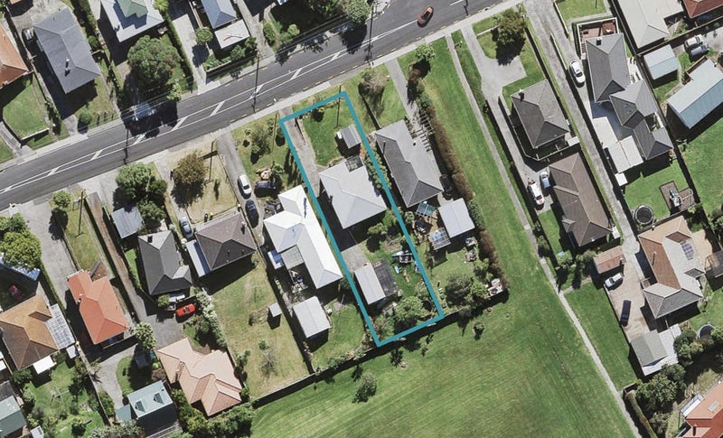 50 Vodanovich Road, Te Atatu South, Auckland - Carousel 1