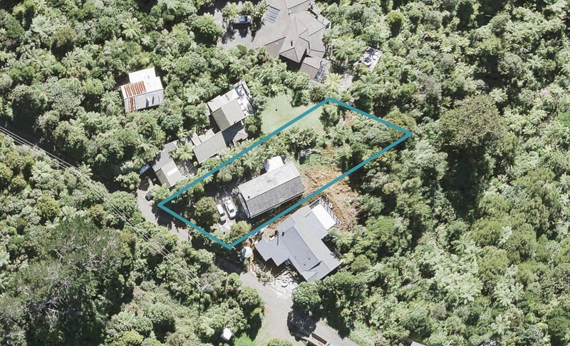 485 Scenic Drive, Waiatarua, Auckland - Carousel 1